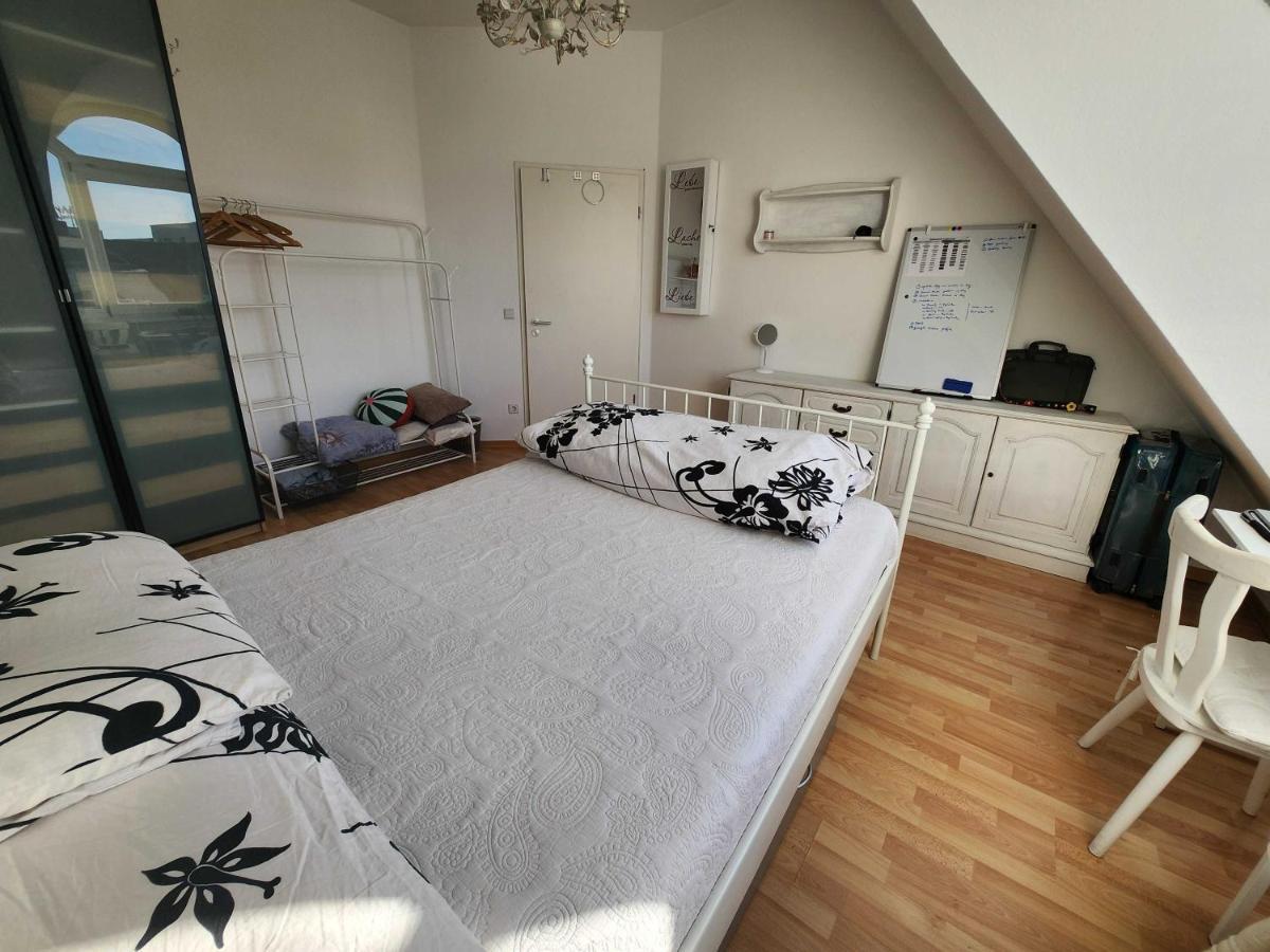 One Private Room Available In A Two Room Apartment In Tegel, Berlín Exterior foto