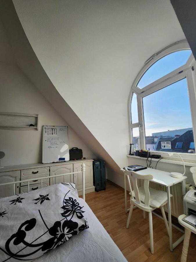 One Private Room Available In A Two Room Apartment In Tegel, Berlín Exterior foto