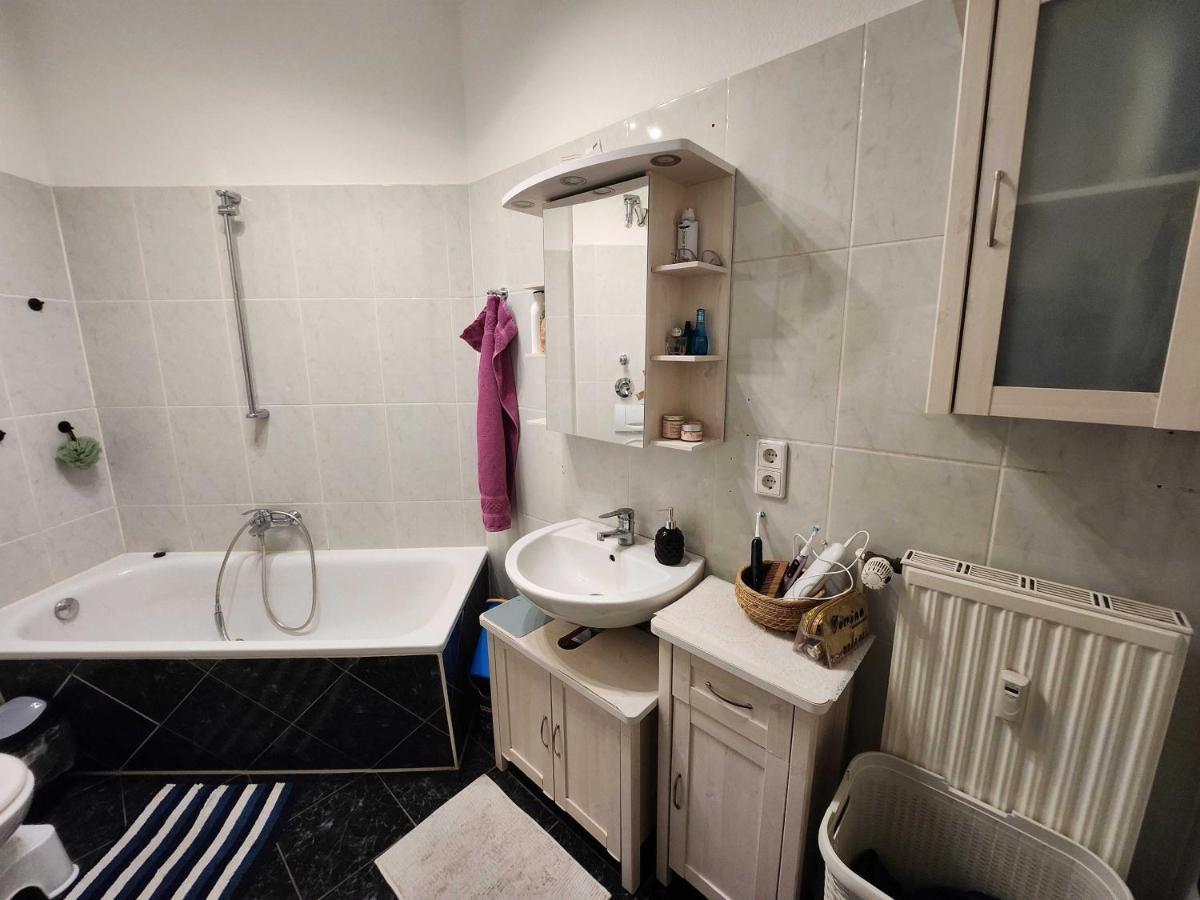 One Private Room Available In A Two Room Apartment In Tegel, Berlín Exterior foto